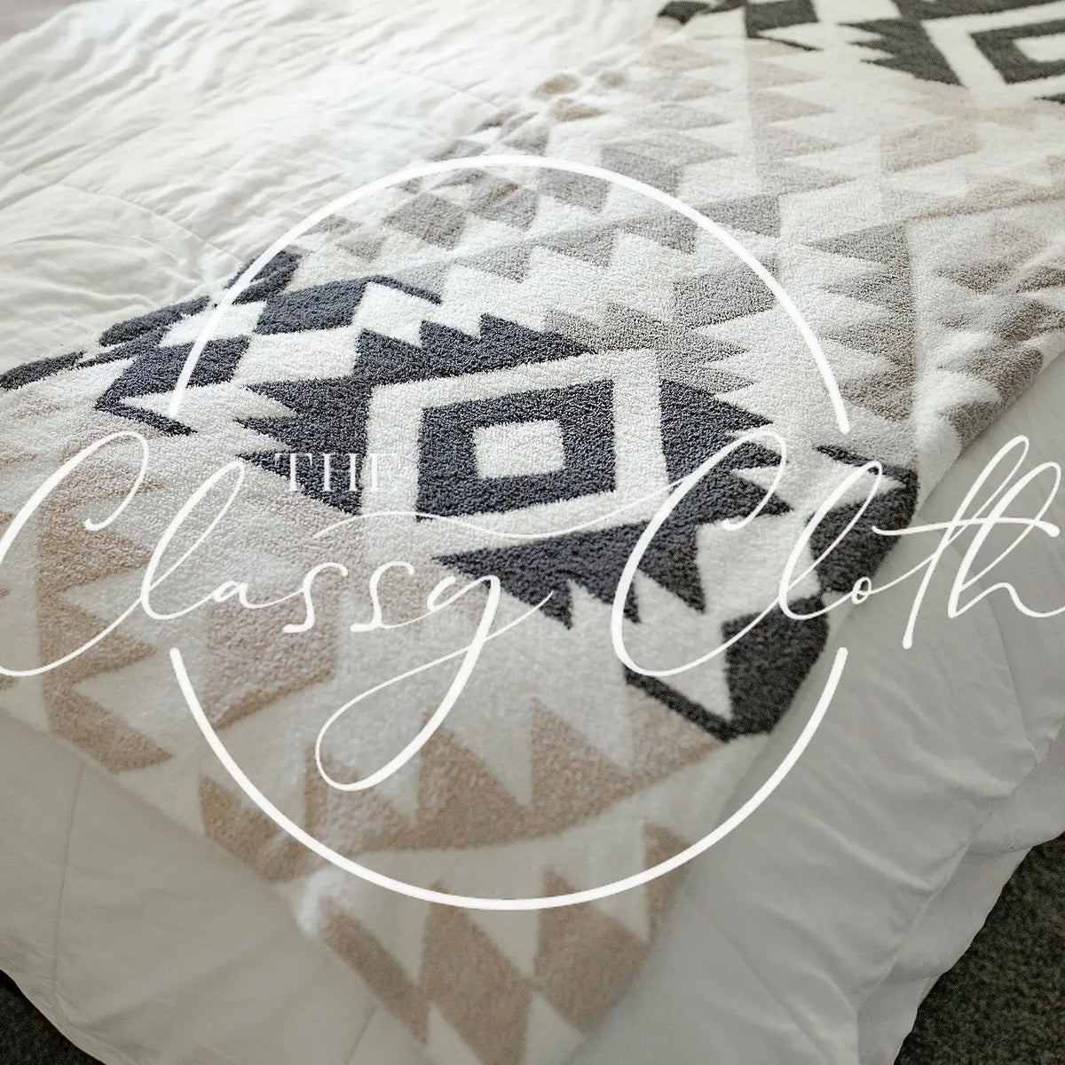 Luxe Blanket - Beige Southwest